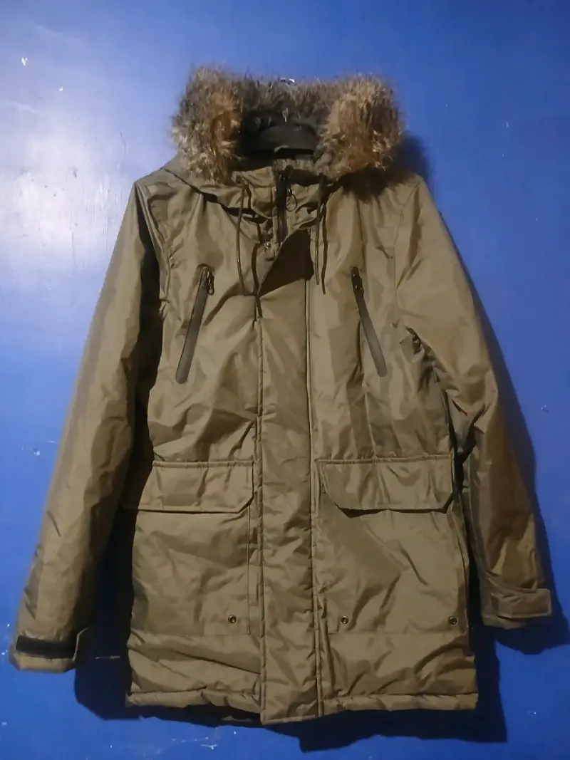 Parka con capucha de piel sintética - 2