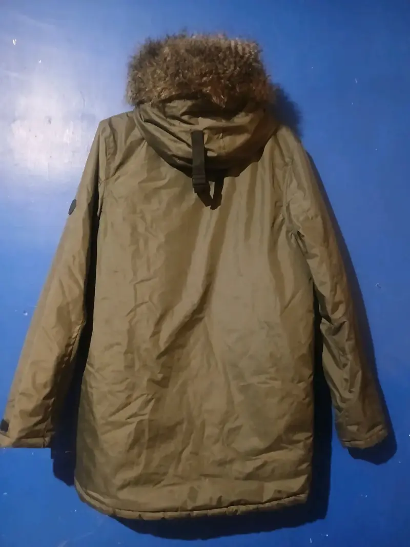 Parka con capucha de piel sintética - 3