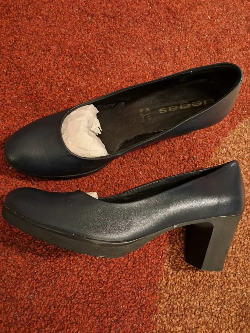 Zapatos Degas azul marino cuero 39