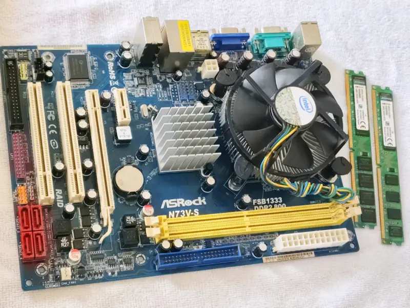 KIT PLACA MADRE ASROCK N73V-S