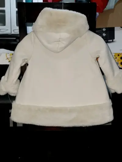 Abrigo de niña con capucha beige - miniatura 2