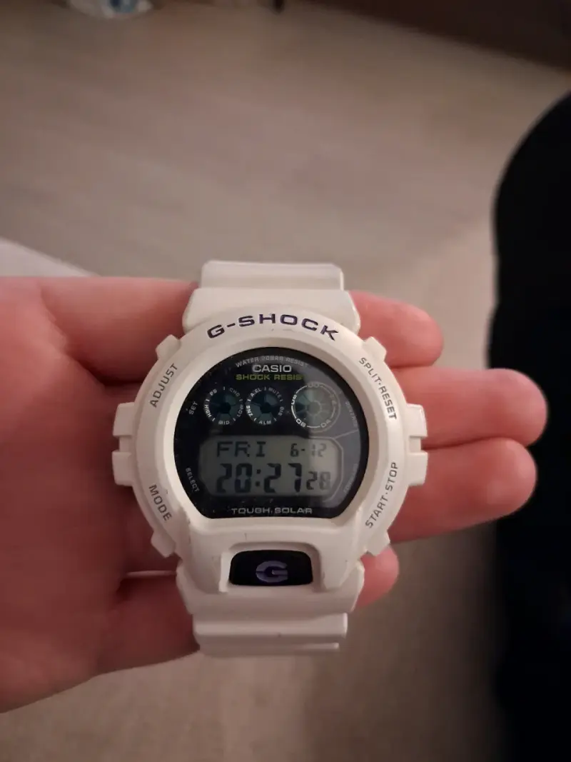 Reloj G-Shock blanco digital - 1