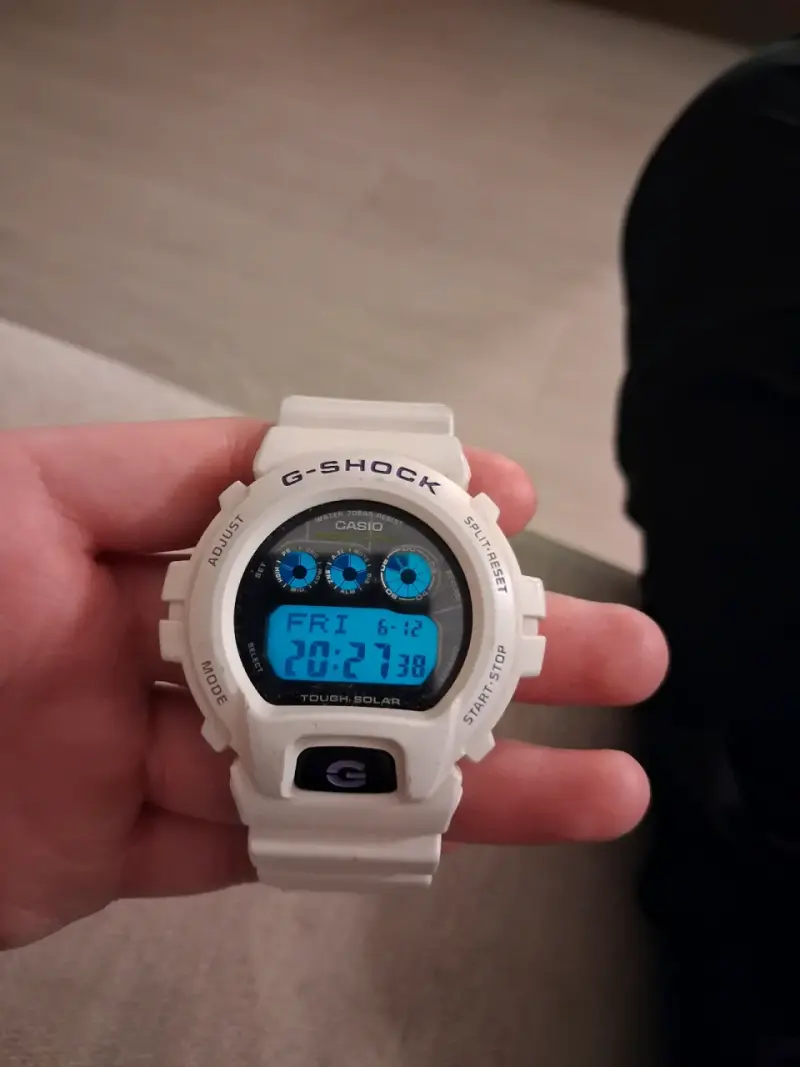 Reloj G-Shock blanco digital - 2