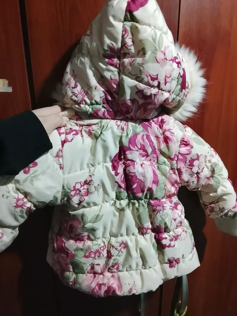 Abrigo infantil con capucha peluda - 2