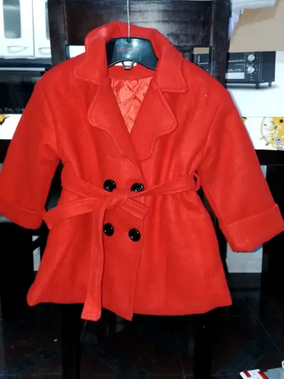 Abrigo rojo para niñas - miniatura 1