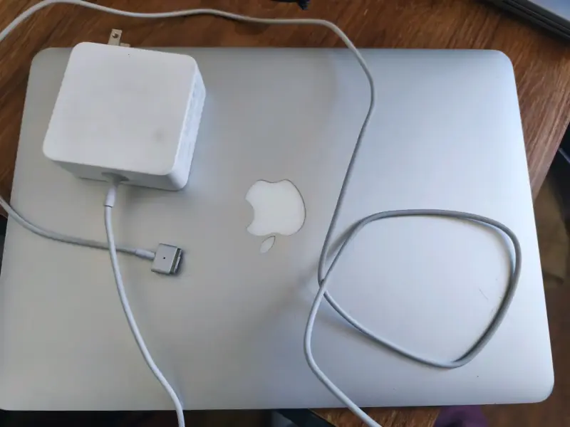 MacBook Air 13" (2017) usado - 2