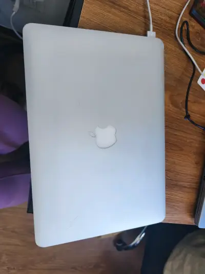 MacBook Air 13" (2017) usado - miniatura 4