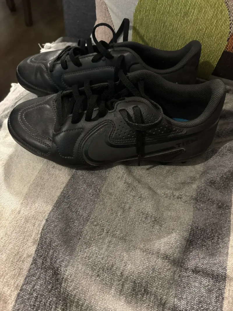 Zapatillas negras deportivas - 2