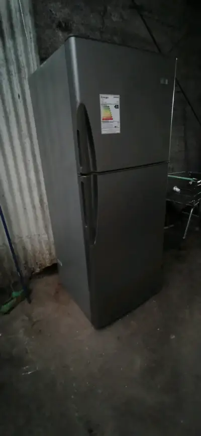 Refrigerador gris grande usado - miniatura 3