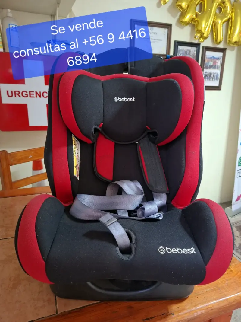 Silla de auto Bebesit roja y negra