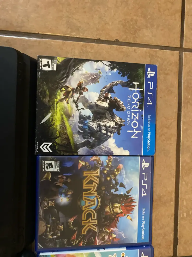 Consola PS4 con juegos incluidos - 2