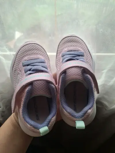 Zapatillas rosadas para niños - miniatura 3