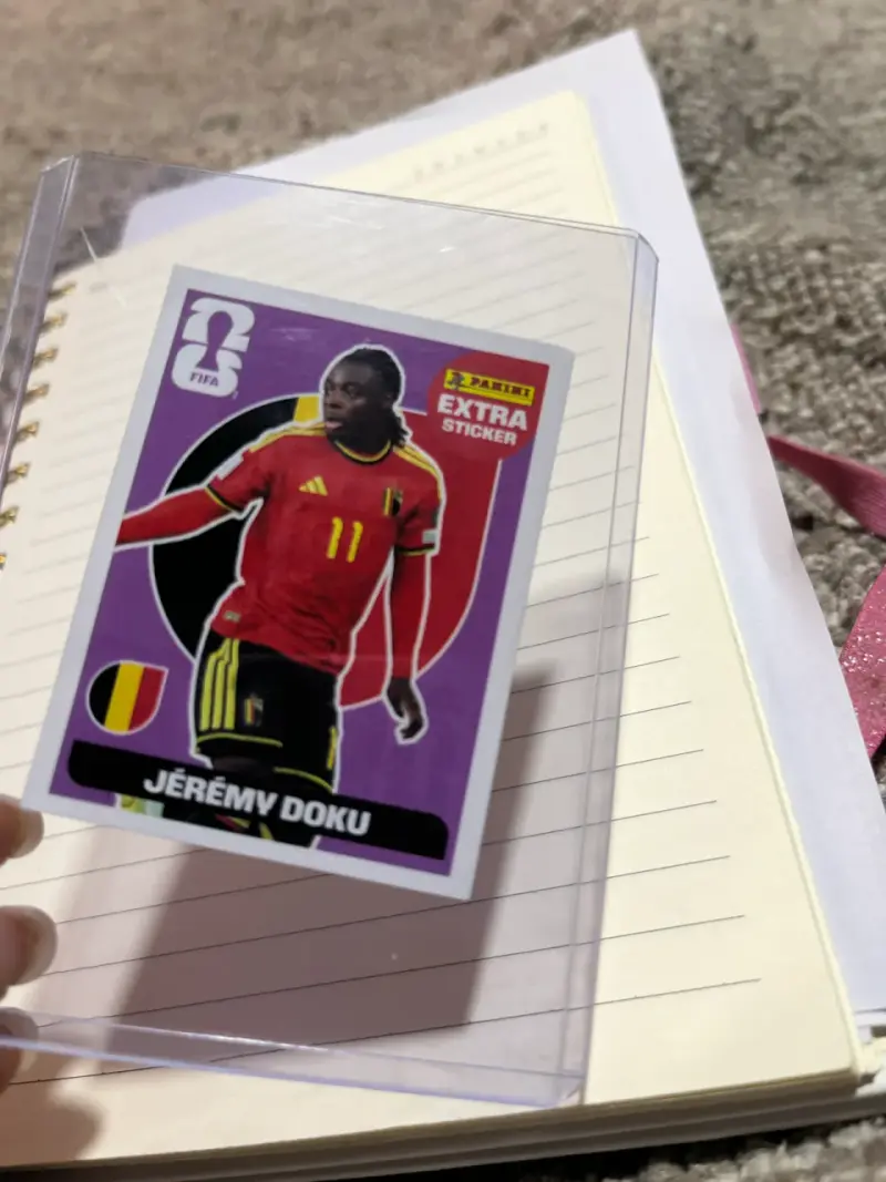 Figurita extra sticker Jeremy Doku - 1