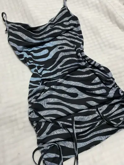 Vestido corto estampado cebra - miniatura 1