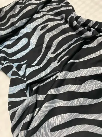 Vestido corto estampado cebra - miniatura 2