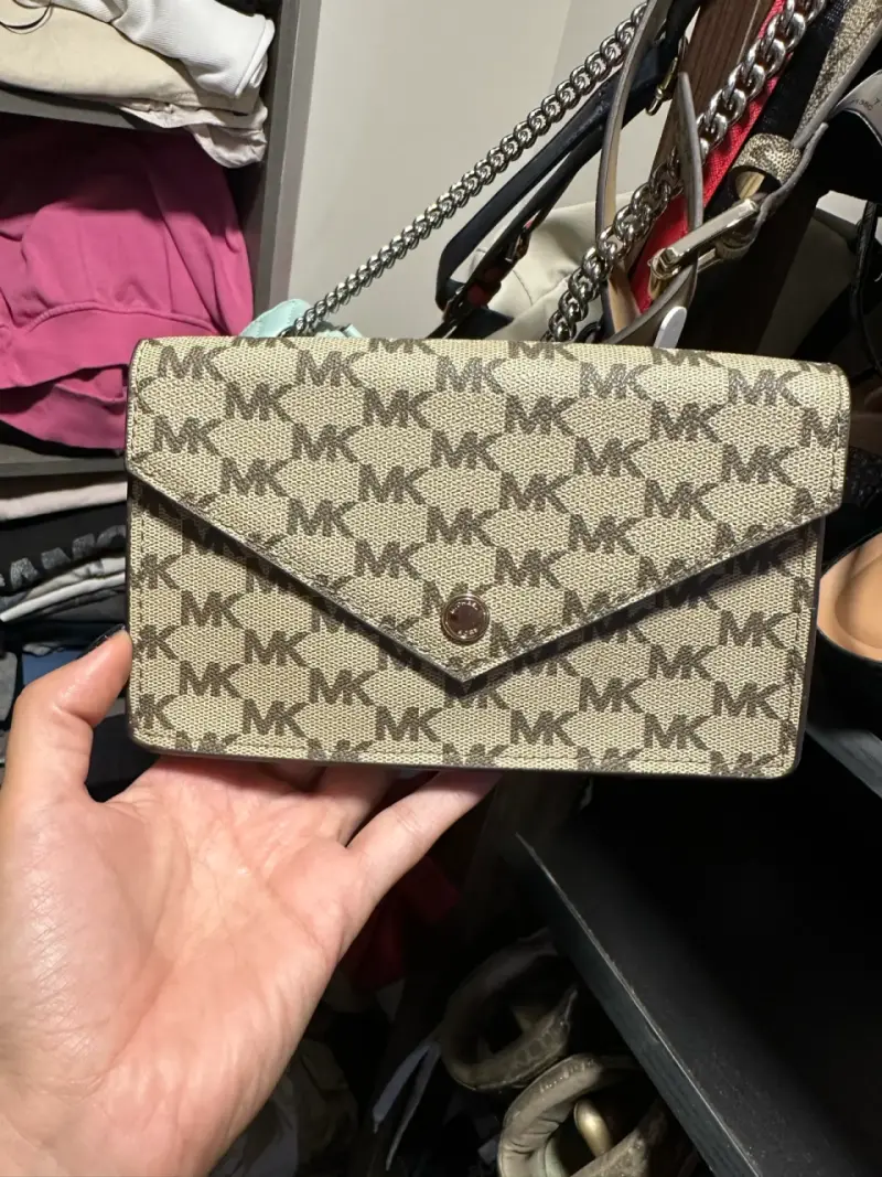 Banano MK beige logo - 2