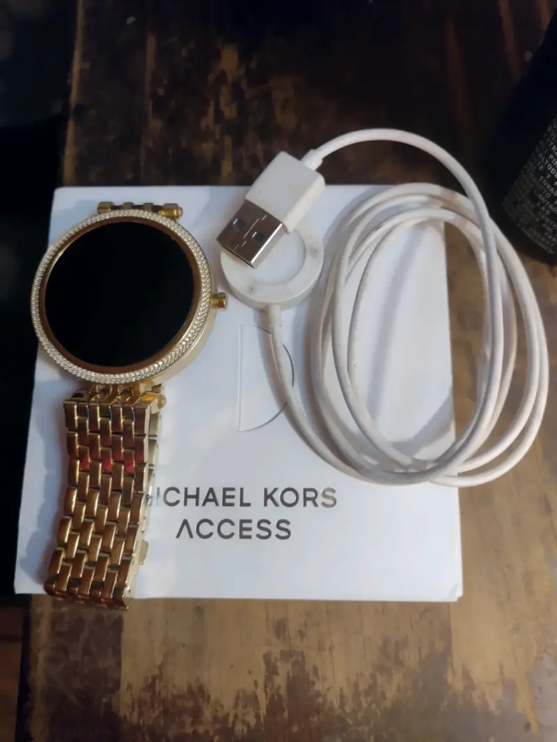 Reloj inteligente dorado Michael Kors - 1