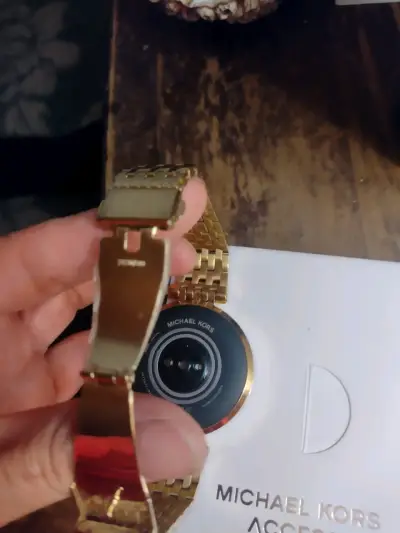 Reloj inteligente dorado Michael Kors - miniatura 2