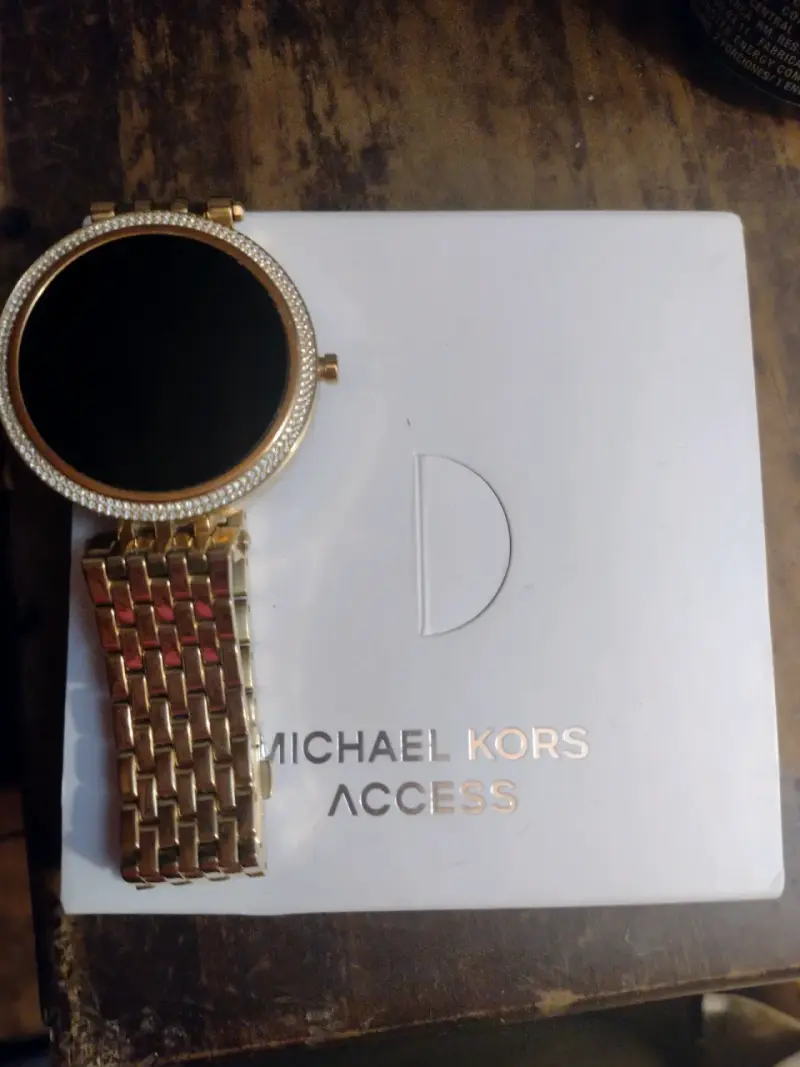 Reloj inteligente dorado Michael Kors - 5