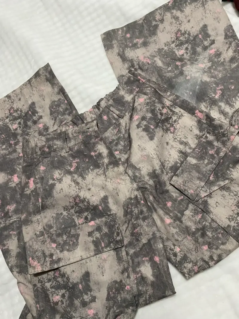 Pantalones cargo estampados - 1