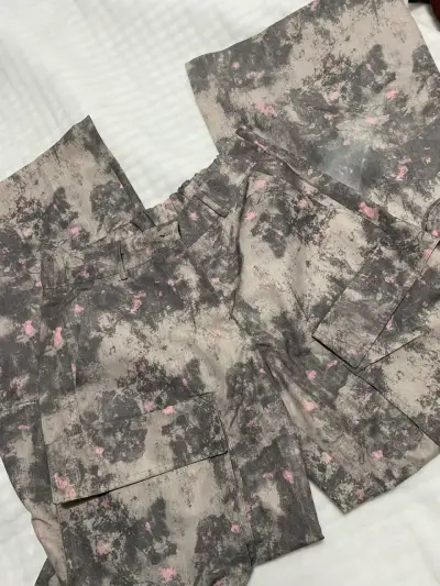 Pantalones cargo estampados - miniatura 1