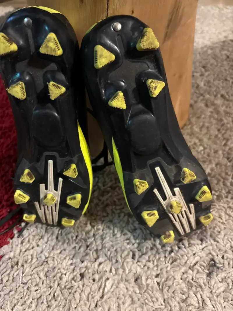 Zapatos de fútbol con toperoles - 1