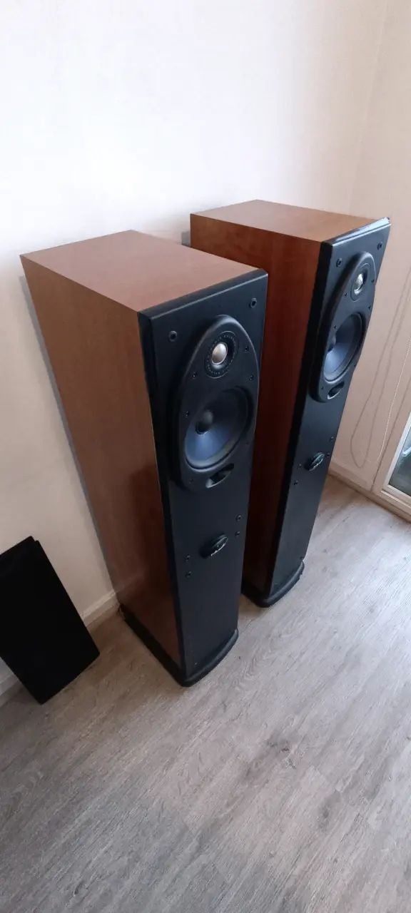 Parlantes activos de torre PolkAudio Rt1000i - 1