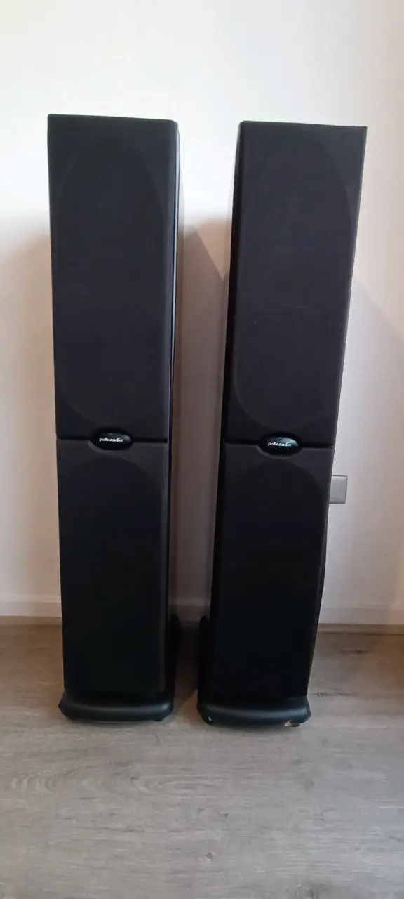 Parlantes activos de torre PolkAudio Rt1000i - 2