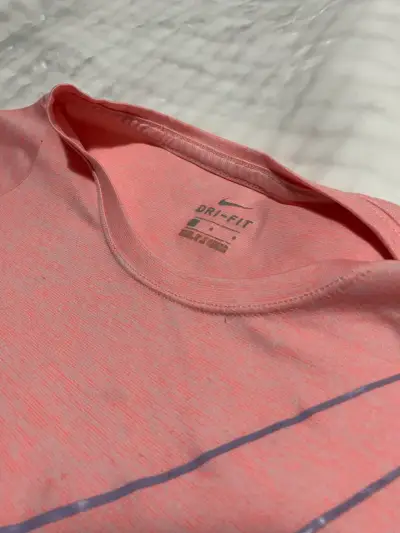 Polera deportiva rosa - miniatura 2