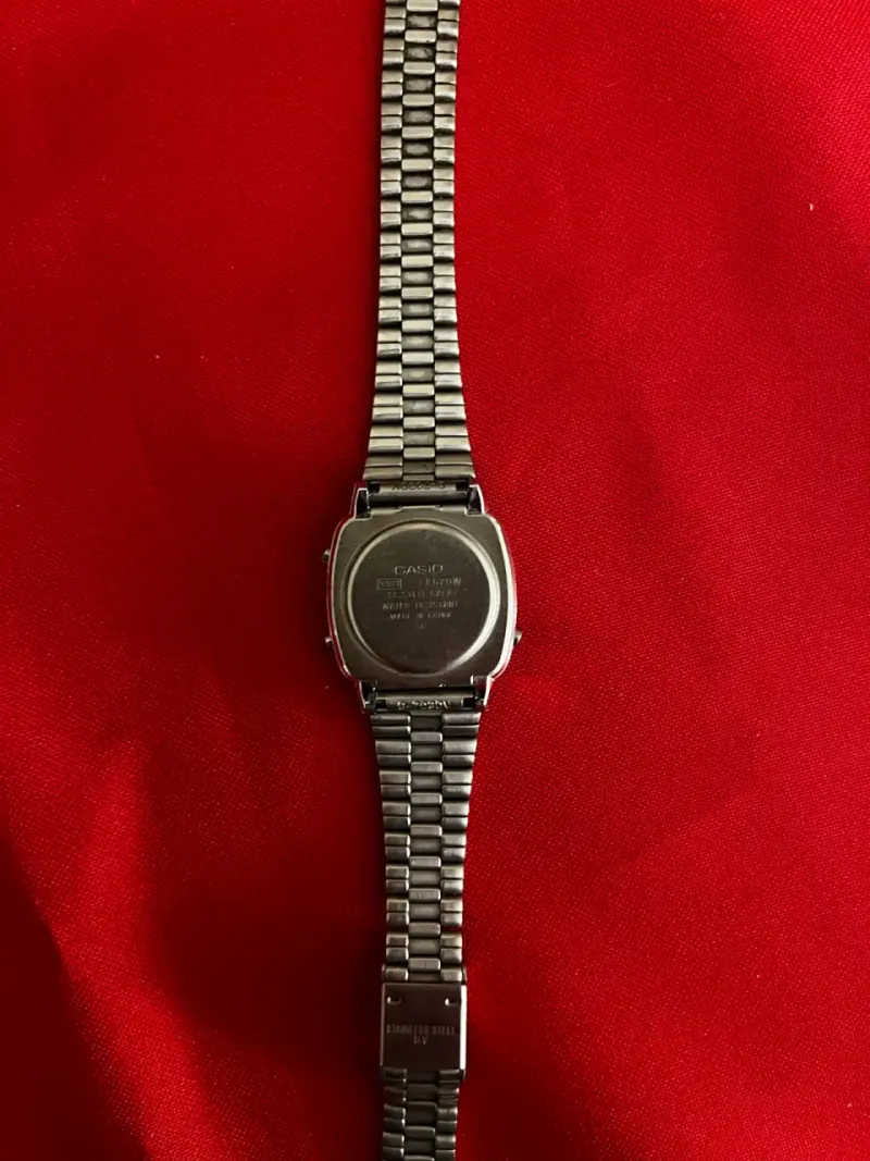 Reloj metálico digital Casio - 3