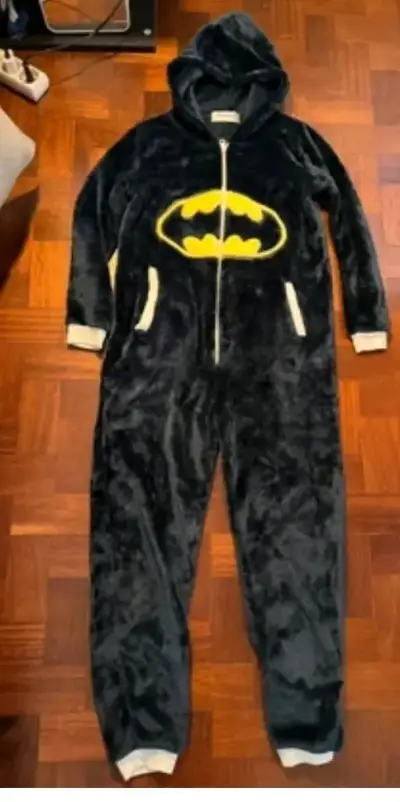 Enterito negro con capucha Batman talla M - miniatura 2