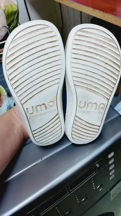 Zapatillas azules con velcro marca uma ergonómics - miniatura 3