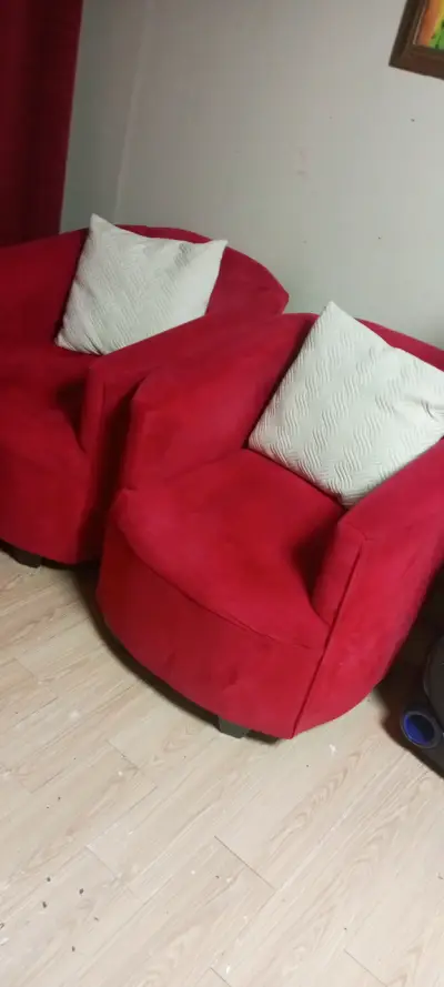Sillón de 3 cuerpos más dos sillones rojos cómodos - miniatura 1