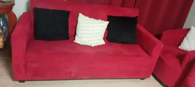 Sillón de 3 cuerpos más dos sillones rojos cómodos - miniatura 2