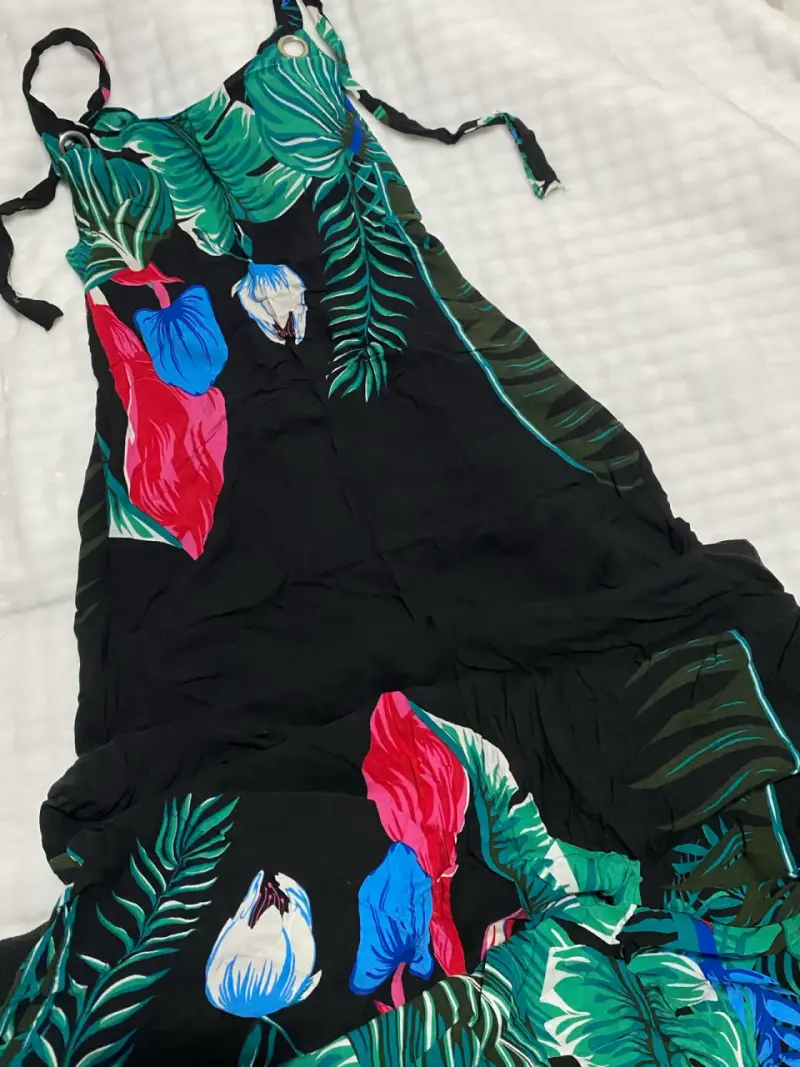 Vestido negro estampado floral - 1