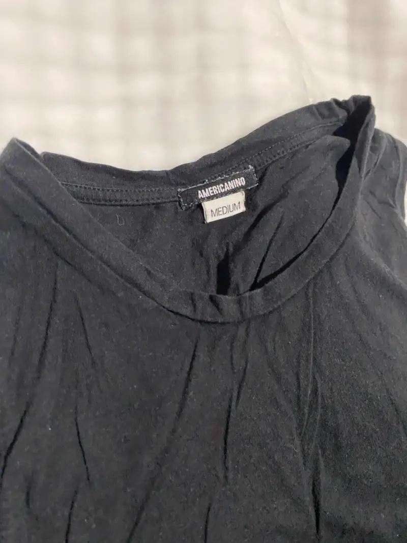 Polera negra sin mangas - 2