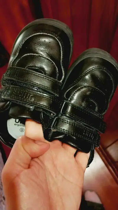 Zapatos negros infantiles marca uma ergonómics - miniatura 1