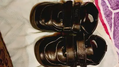 Zapatos negros infantiles marca uma ergonómics - miniatura 4