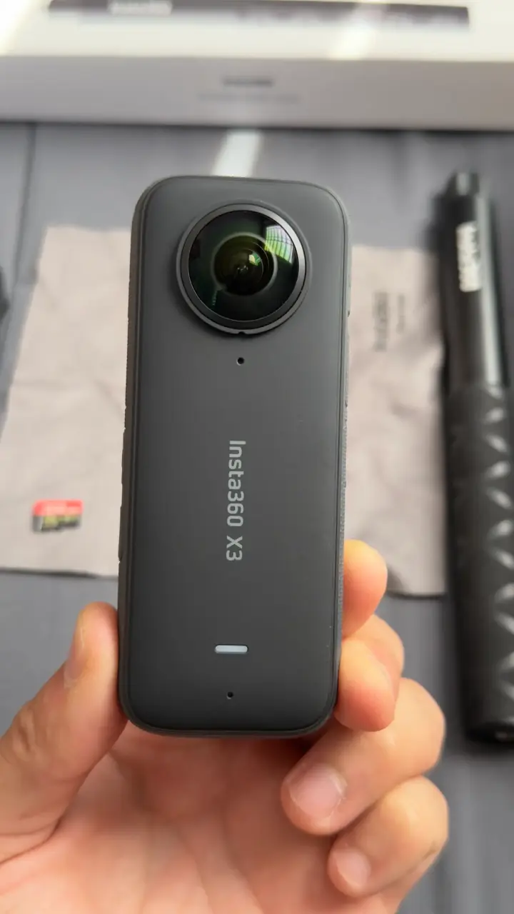 Cámara Insta360 x3 con accesorios - 2