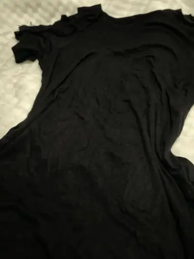 Vestido negro con volantes - miniatura 2