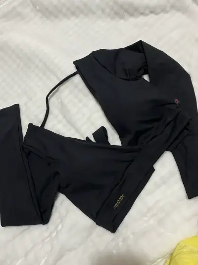 Conjunto negro de dos piezas - miniatura 1