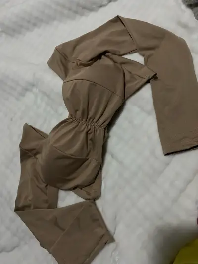 Top beige de manga larga - miniatura 1