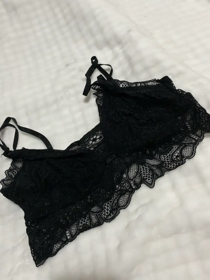 Bralette de encaje negro - 1