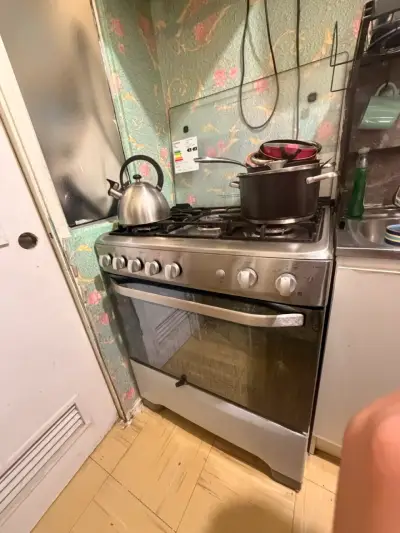 Cocina a gas de 5 quemadores - miniatura 1