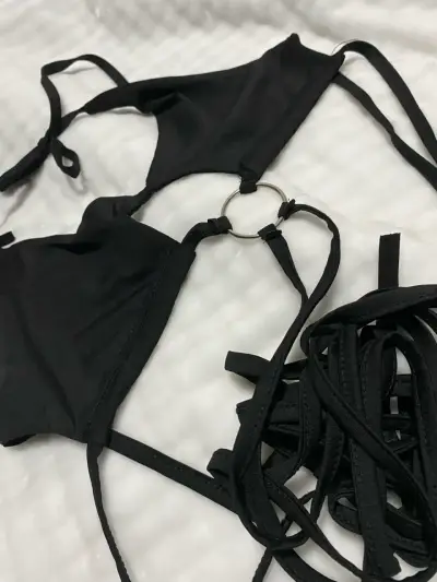 Bikini negro estilo moderno - miniatura 2