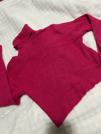 Polerón rojo cuello alto - miniatura 1