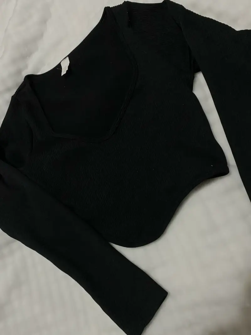 Polera negra manga larga - 1