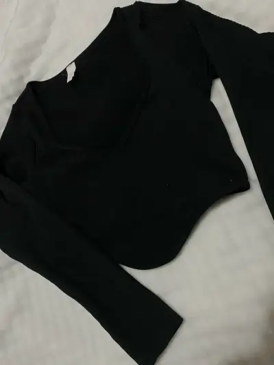 Polera negra manga larga - miniatura 1