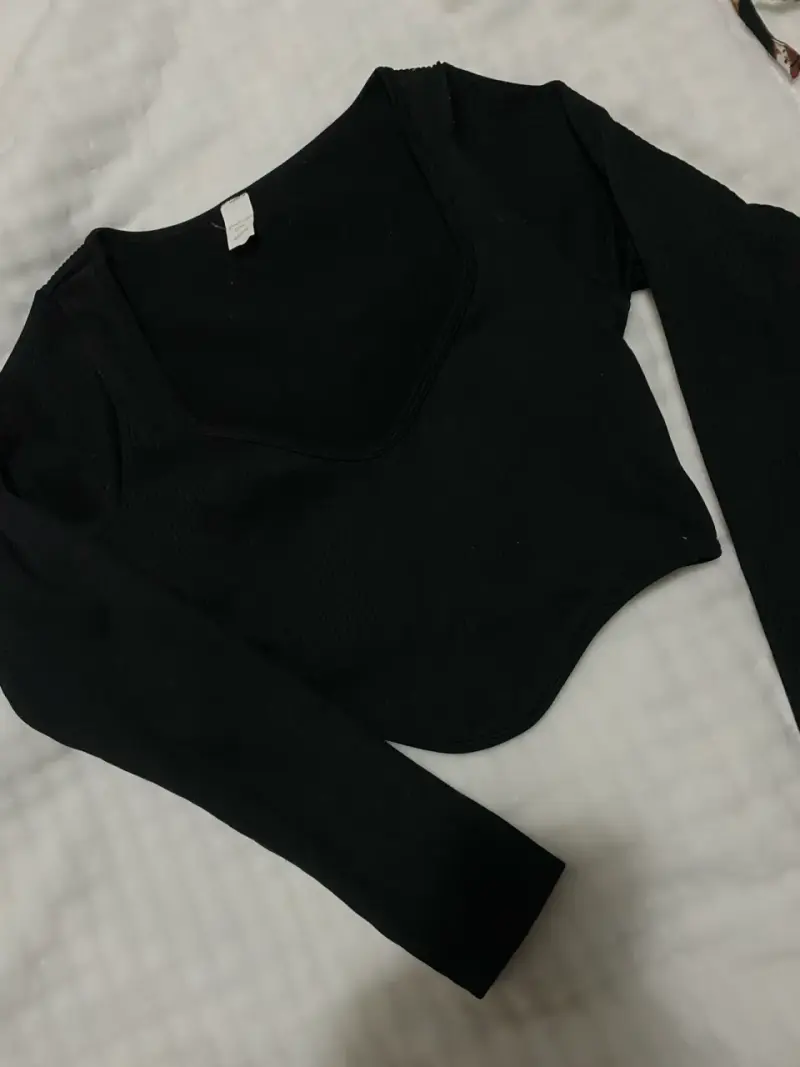 Polera negra manga larga - 2