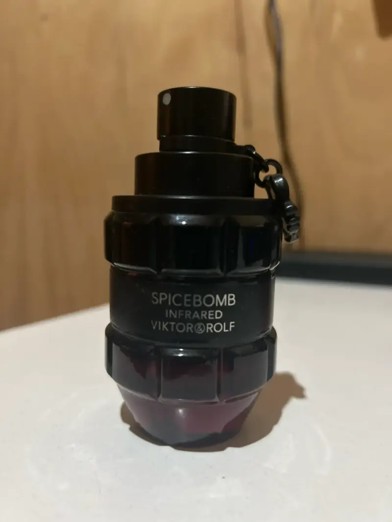 Perfume V&R Spicebomb Infrared 50ml - 4